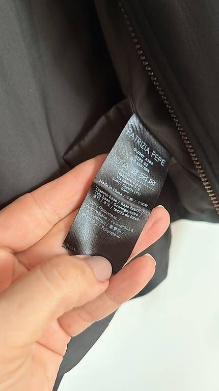 Patrizia Pepe Jacken: Patrizia Pepe Lederjacke Damen Gr. IT 42  schwarz, elegant – Gebraucht aus Bülach von Wogrinchristiane 3