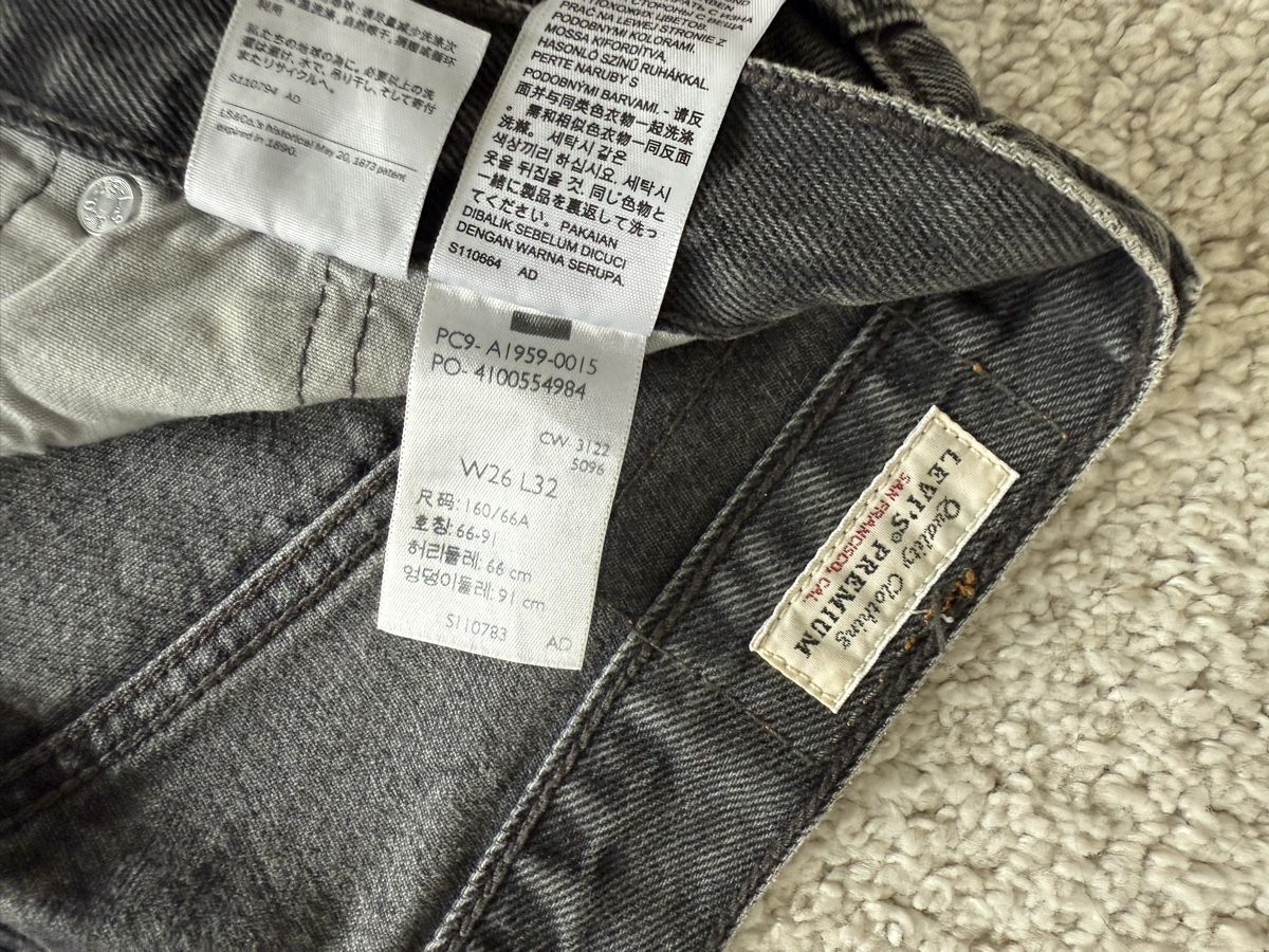 Levi's Jeans: Levi's 501 Jeans, Grösse W26 L32 – Nuovo (secondo la descrizione) da St. Moritz venduto da Dolly14 4