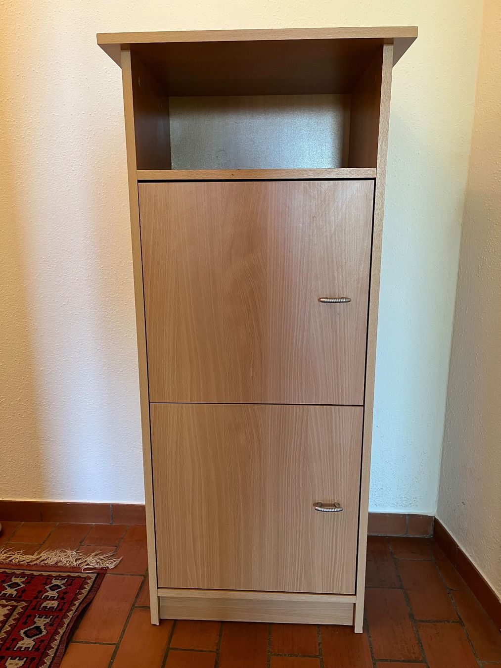 Armadi: Heller Holzschrank mit Türen – Usato da Meilen venduto da Mofline 2