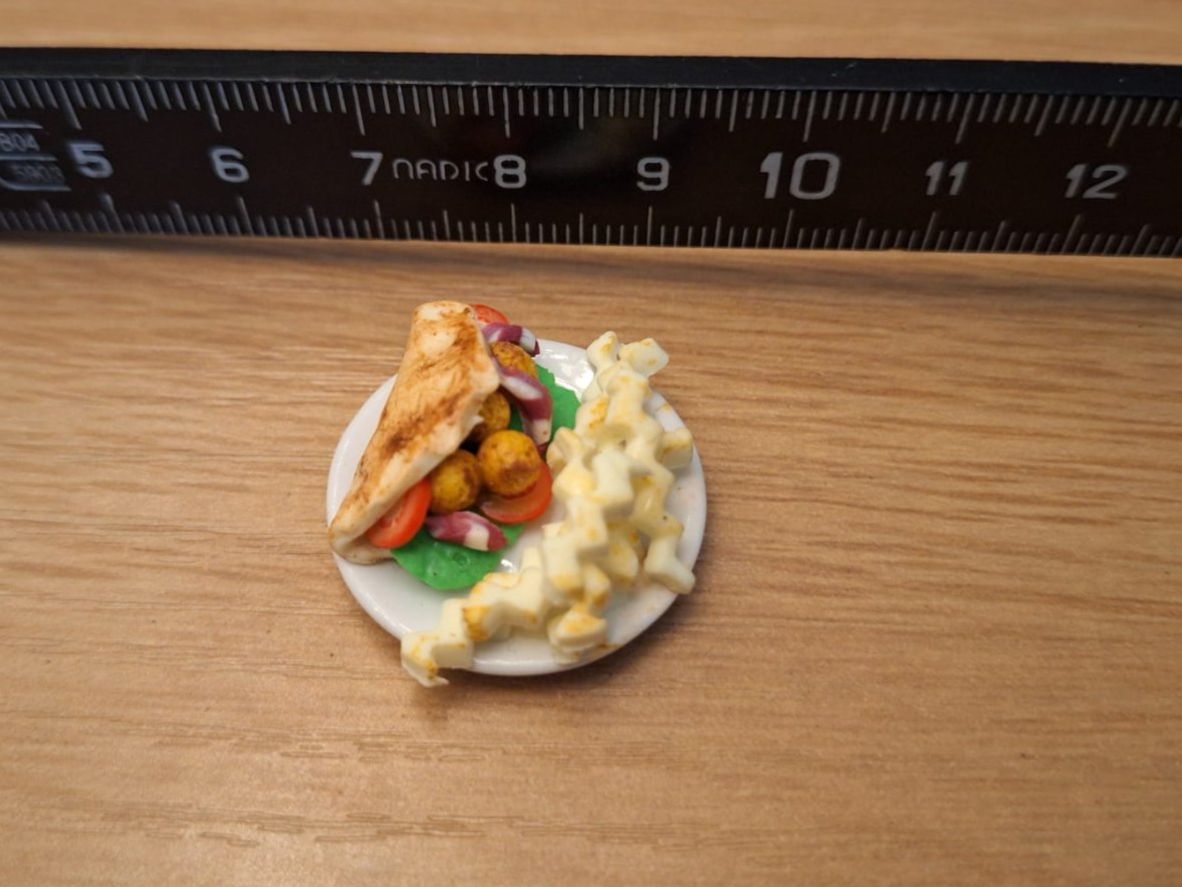 Case e mobili per bambole: Handmade Falafel Taco mit Pommes – Nuovo (secondo la descrizione) da Zürich venduto da HandmadeTinyFood 1