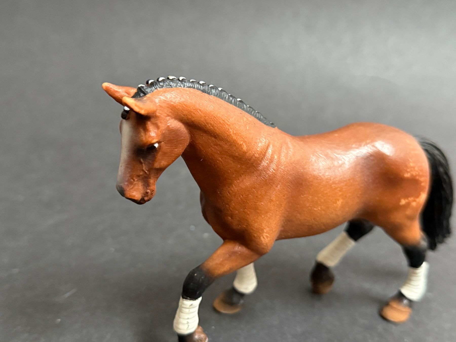 Schleich Statuette: Schleich Hannoveraner Stute 13296 Pferd – Usato da Ennetbaden venduto da mapa05 2