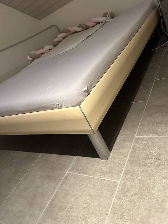 Lits: Bett 140x200 – D'occasion à Oberaach par xxvaaneexx 1