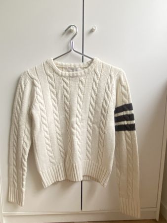 Nice sweater in a good condition