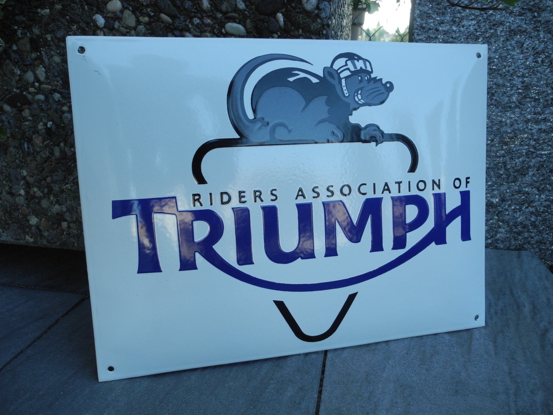 Triumph Insegne: TRIUMPH EMAILSCHILD – Nuovo (secondo la descrizione) da Reinach AG venduto da Huckleberrysix
