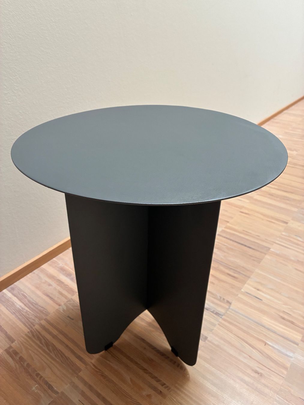 Tavoli: Beistelltisch / Salontisch  grau – Usato da Elsau venduto da arasgr