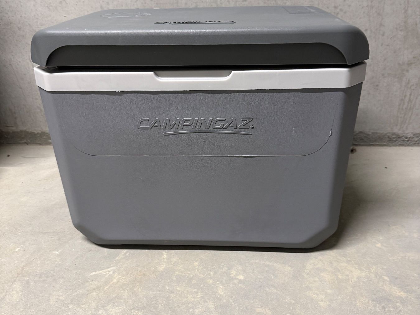 Campingaz Kühlschränke & Kühlen: Kühlbox Campingaz Powerbox Plus 36L neuwertig – Neu (gemäss Beschreibung) aus Lüscherz von Mario-Herr
