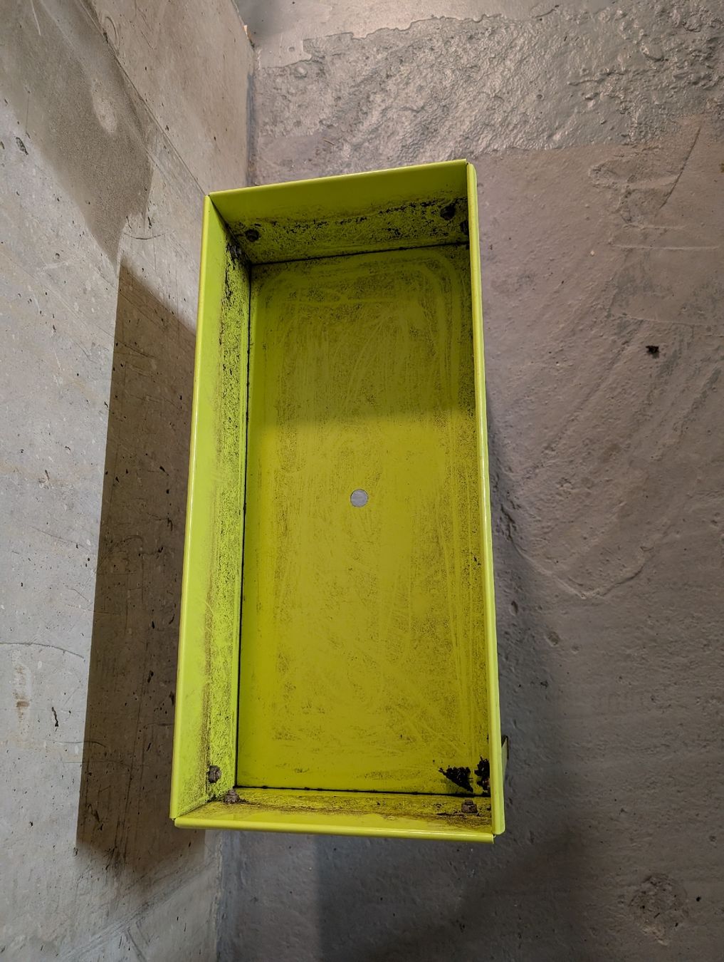 Blumentöpfe: Hochbeet aus Metall – Gebraucht aus Lommiswil von Marcev_25 1