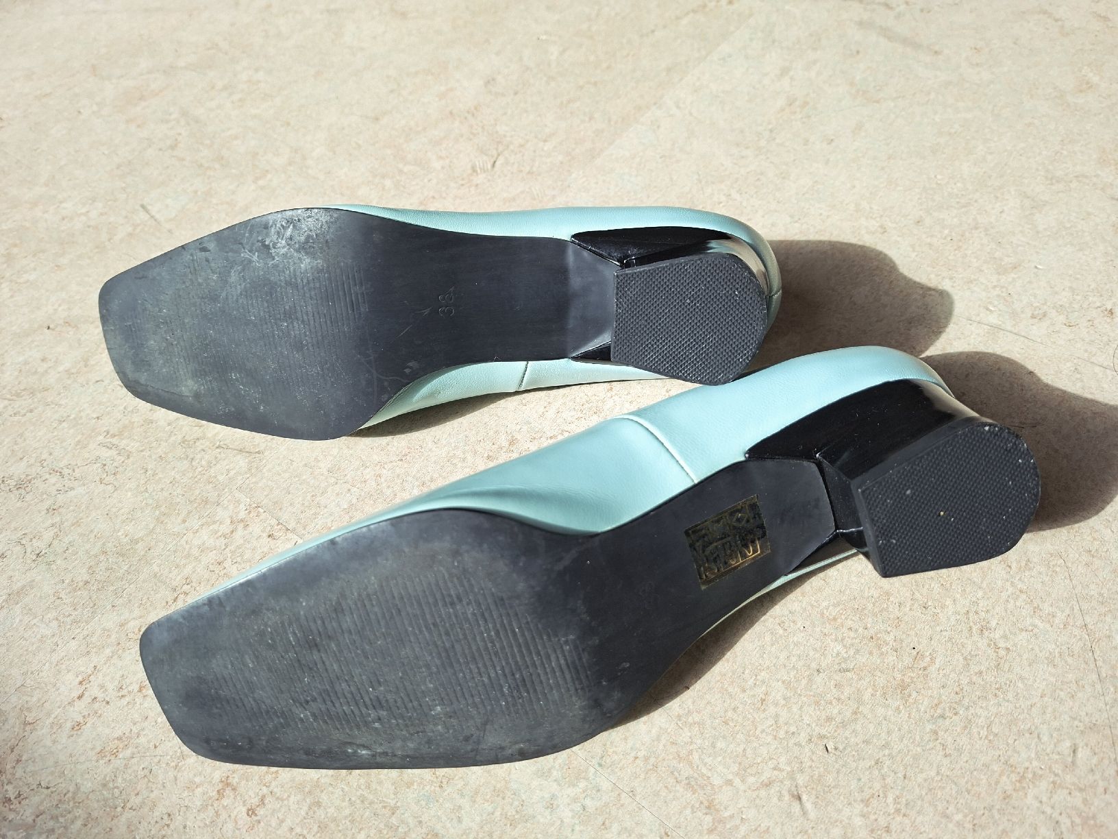 Scarpe da donna: Absatzschuhe, helles türkis, Gr. 38, Echtleder - – Usato da Klingnau venduto da vollmond36 3