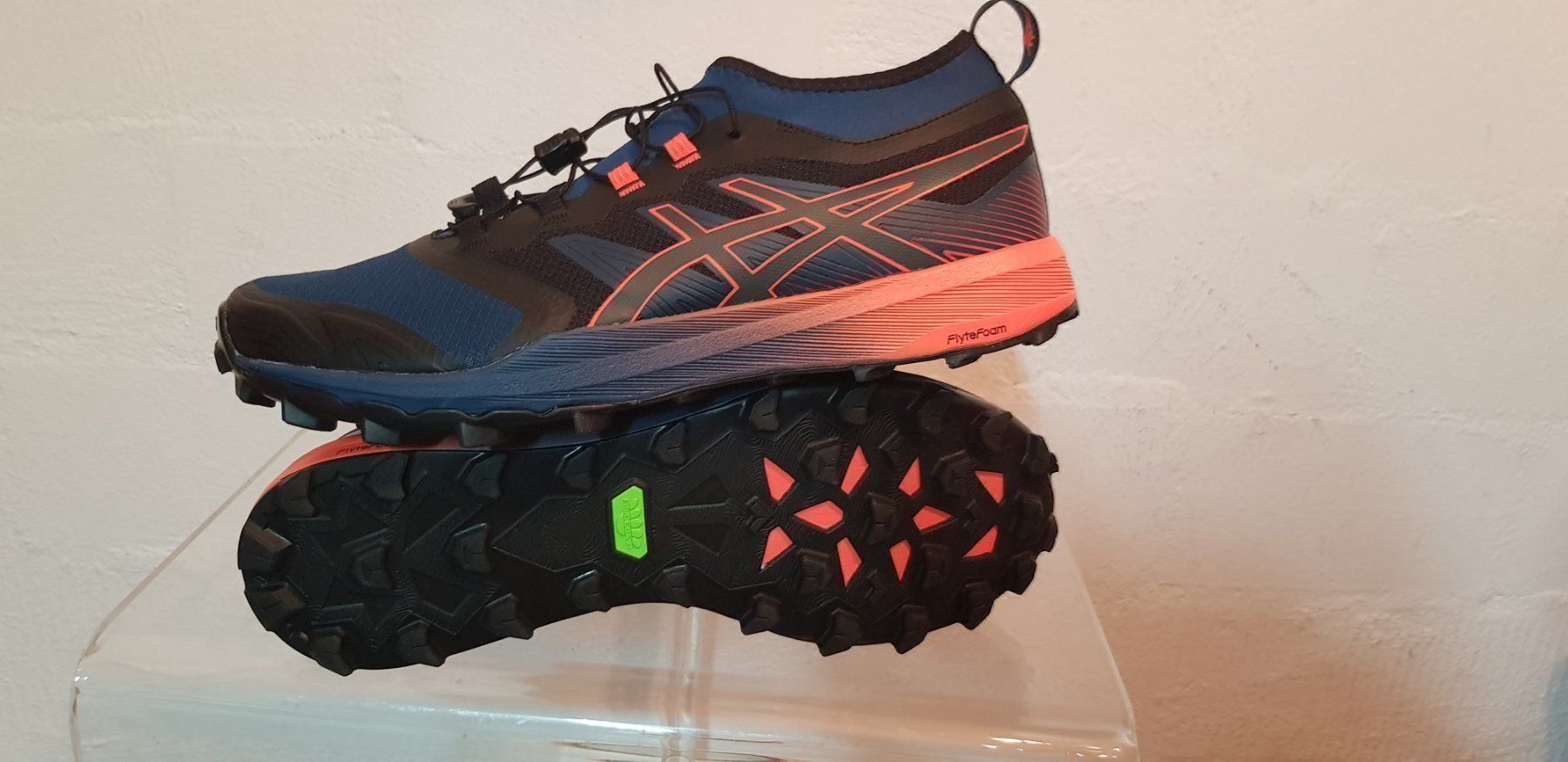 Asics Scarpe da uomo: ASICS FUJITRABUCO PRO LAUFSCHUHE GR.42.5 – Nuovo e nell'imballaggio originale da Kilchberg ZH venduto da boanse 5