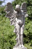 Engel aus Steinguss