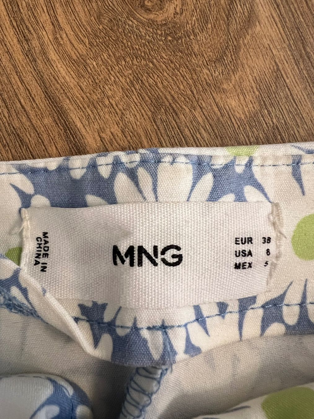 Mango Pantaloni: Mango Blümchen Hose, Gr. 38 – Usato da Zürich venduto da lisitsyna 2