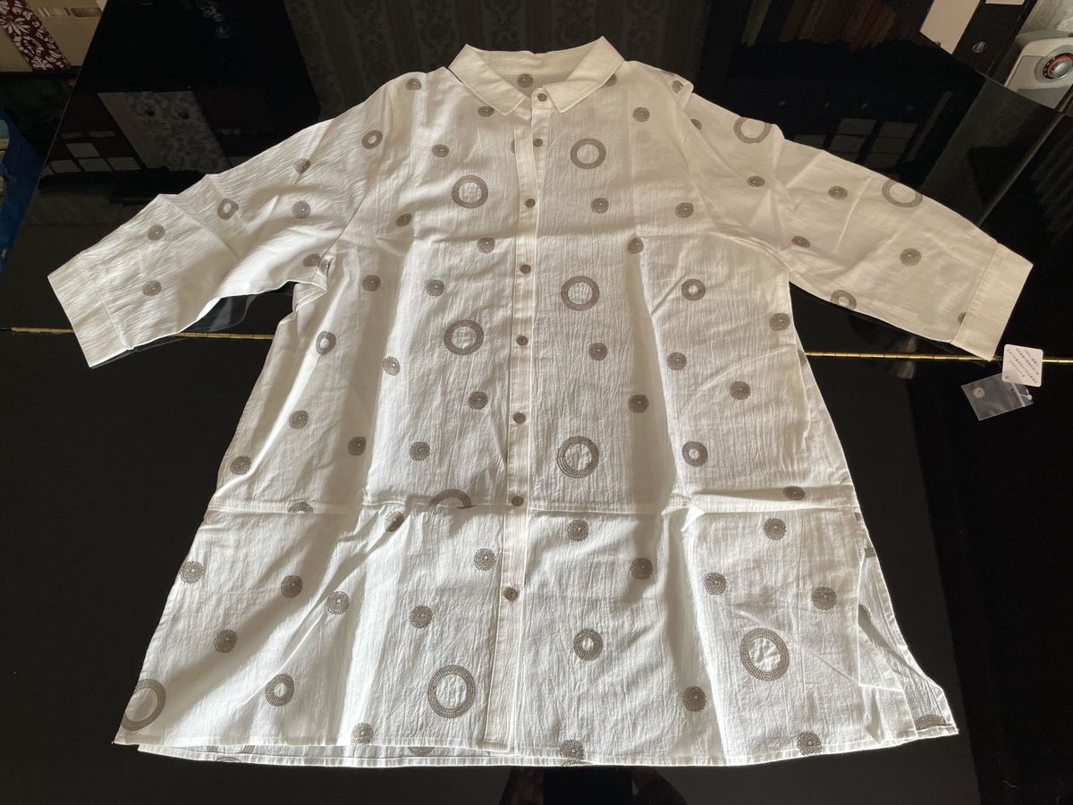 Camicette: Camicia bianca, taglia M, nuova! – Nuovo (secondo la descrizione) da Pura venduto da ndo_6zqx