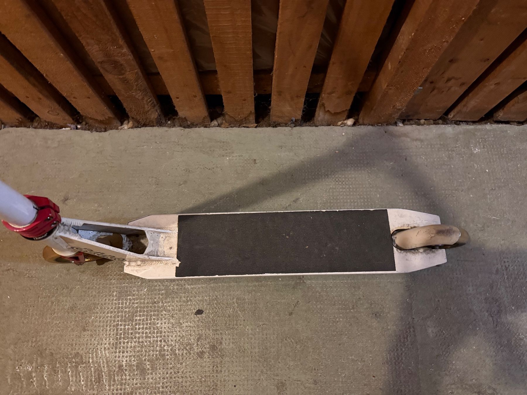 Kickboard: Trottinette freestyle District – D'occasion à Lausanne par cat_656q 2