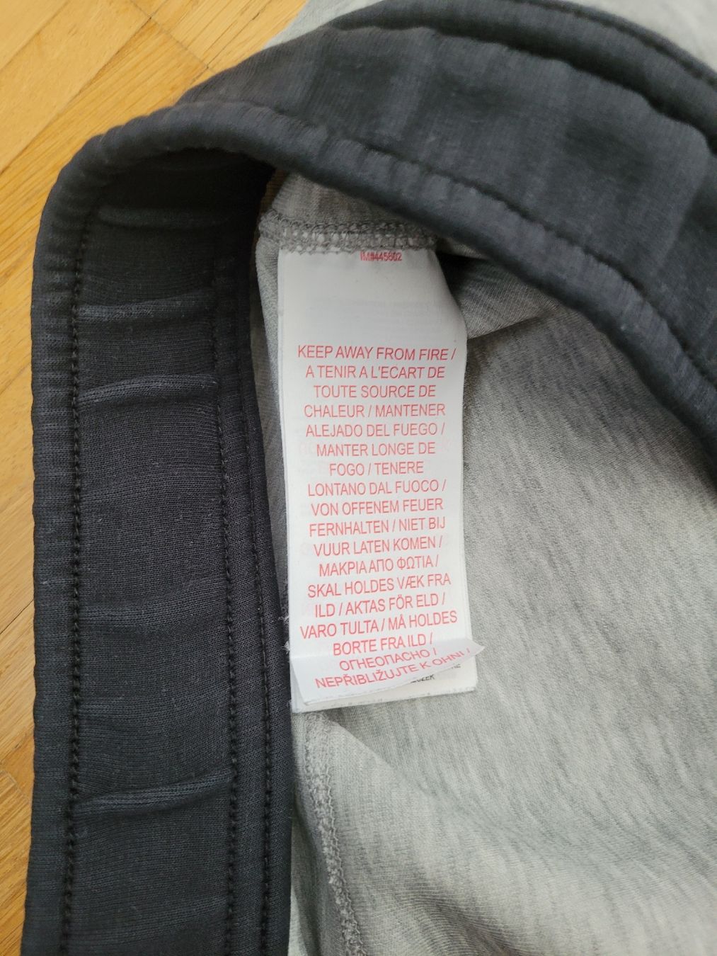 Nike Pantaloni: 86. Pantalon de jogging Nike gris – Usato da Villars-sur-Glâne venduto da m66_dch5 7