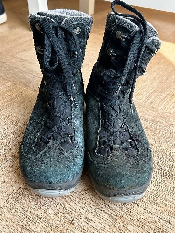 Scarpe per ragazzi: Lowa Winterschuhe – Usato da Zürich venduto da Kascha.B.
