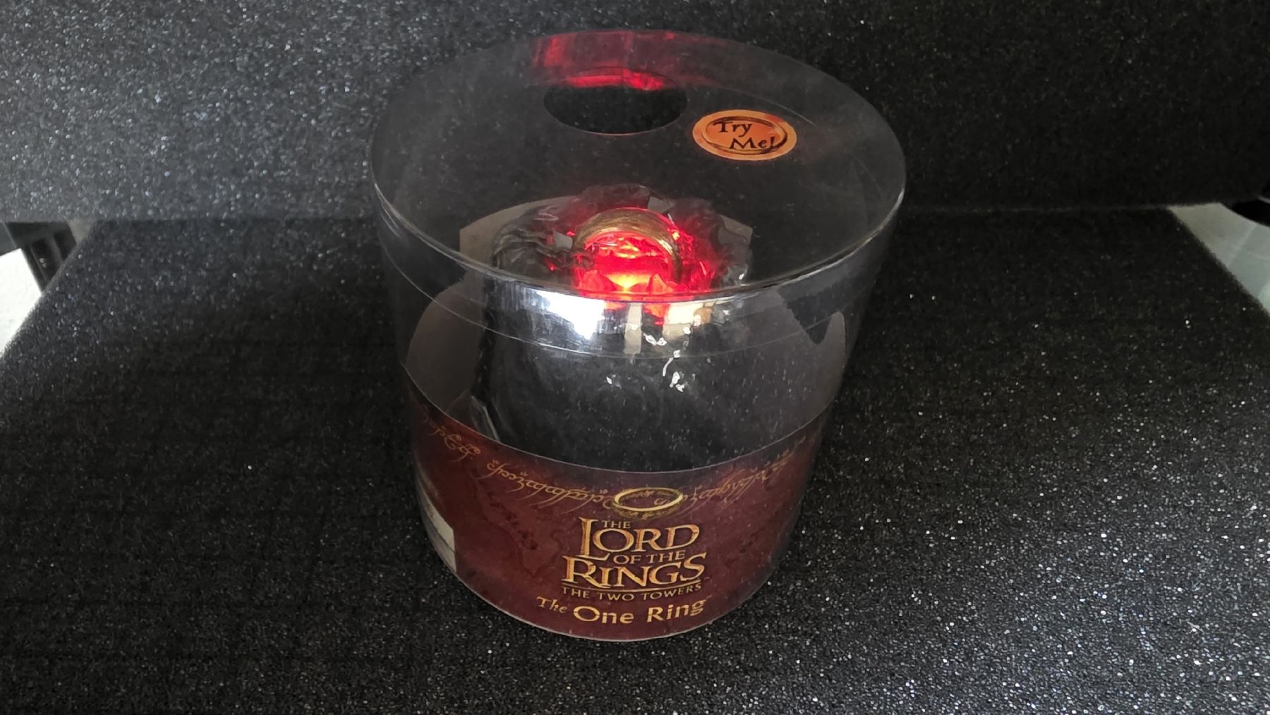 Ringe: Herr der Ringe 💍 Der Eine Ring mit Leuchtsockel 2002 – Neu und originalverpackt aus Burgdorf von MIDICLORIAN 4