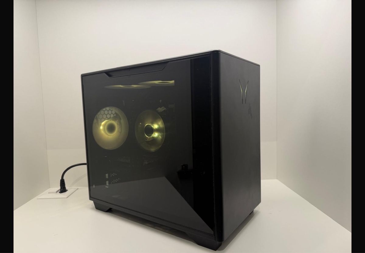 Medion PCs: Gaming PC mit Glasfenster – D'occasion à Unterägeri par lisamariagrab
