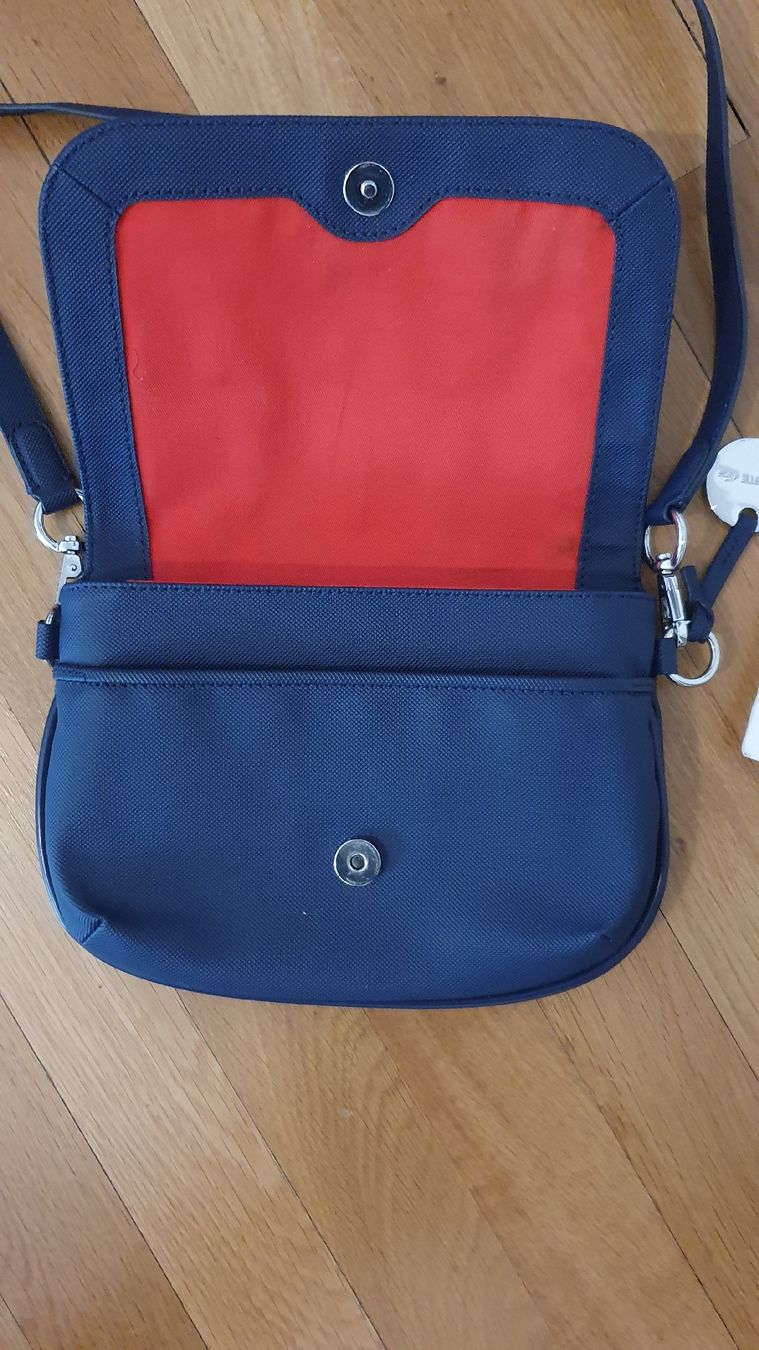 Lacoste Taschen für Damen: Tasche – Gebraucht aus Basel von and_xs78 1