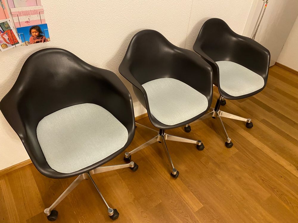 Drei Vitra Eames Armchair PACC Kaufen auf Ricardo