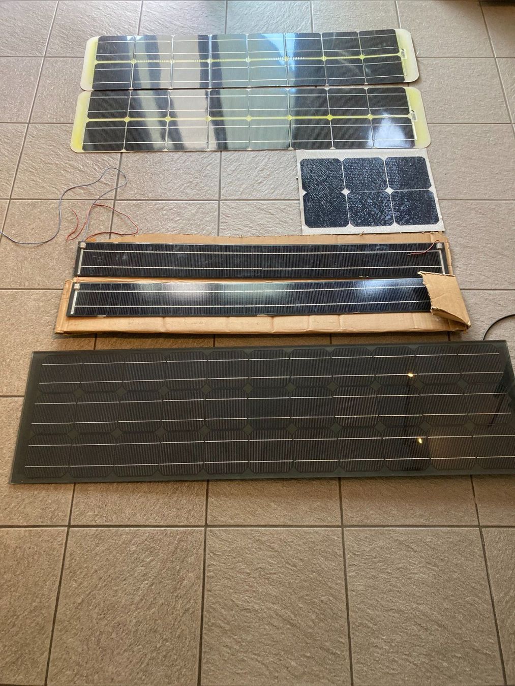 Dispositivi a energia solare: Solarpanels - Solarimpulse - Diverse flexibel / Glas – Usato da Heimberg venduto da Mehrwertdienst