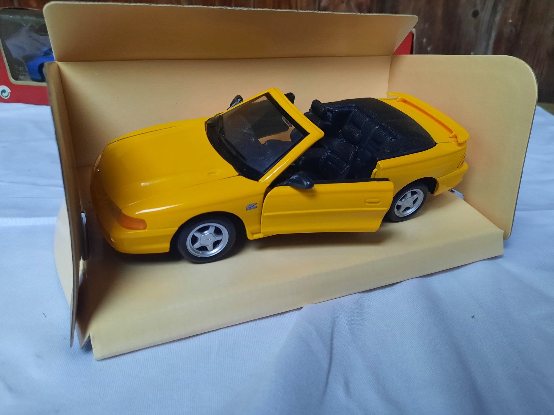 Modellautos: 3 Modellautos, Premium Model 1:24 – Gebraucht aus Weinfelden von JoeBaer 2