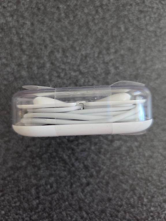Kopfhörer: Auricolari stereo per iPhone nuove – Neu und originalverpackt aus Balerna von reg_jz8l 4