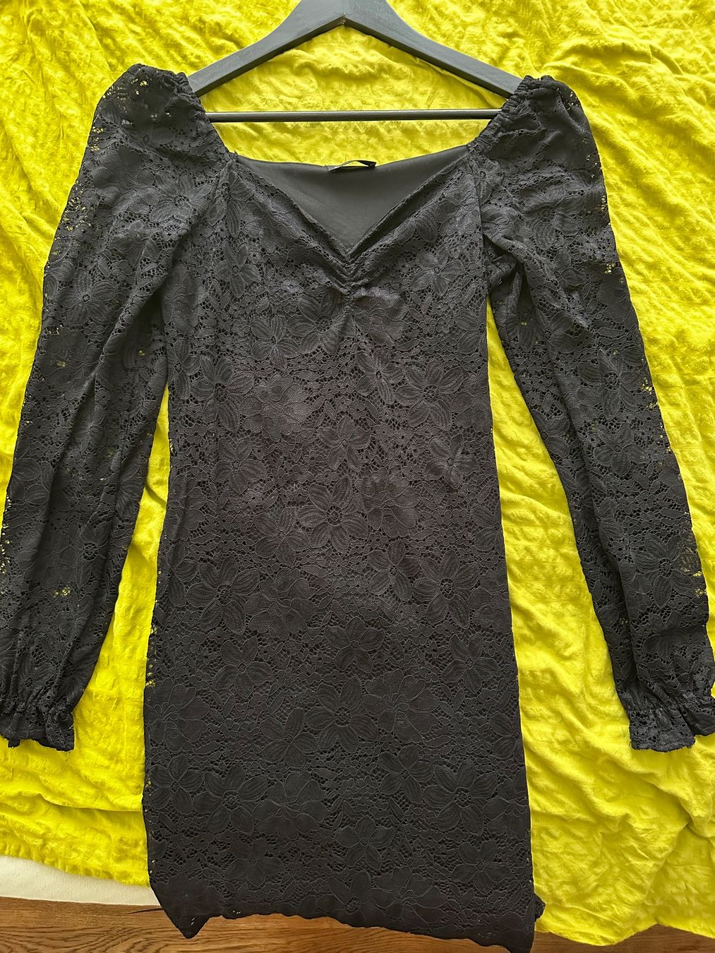 Kleider: Elegante schwarze Kleidli – Neu (gemäss Beschreibung) aus Fällanden von sza_2knt