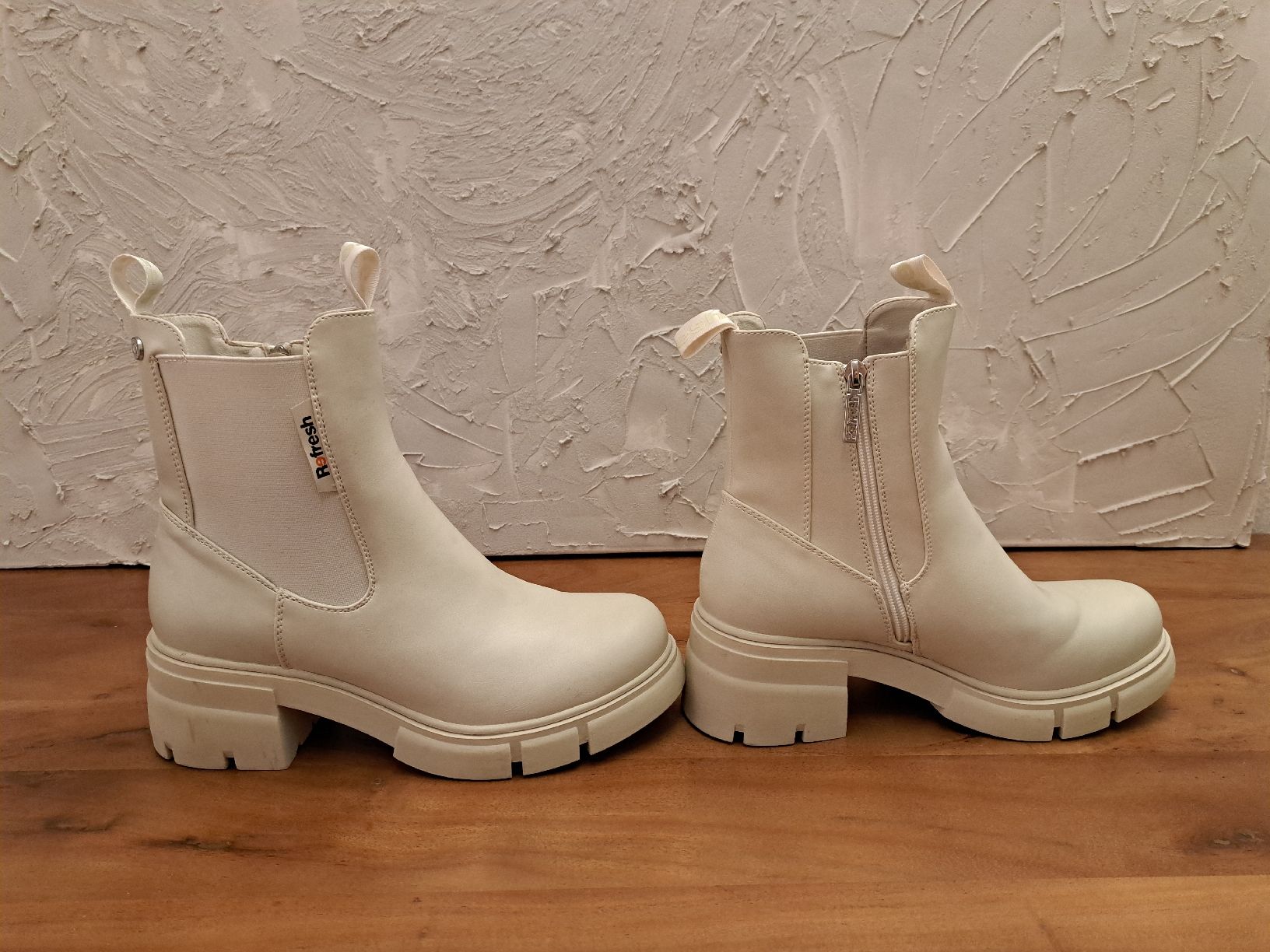 Scarpe da donna: Schuhe Boots Von Refresh Grösse 41 – Usato da Männedorf venduto da ste_9lfs 2