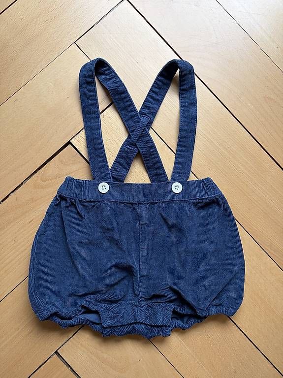 Pantaloni: Latzshorts Petit Bateau - Gr. 74 – Usato da Zürich venduto da pau_25cq