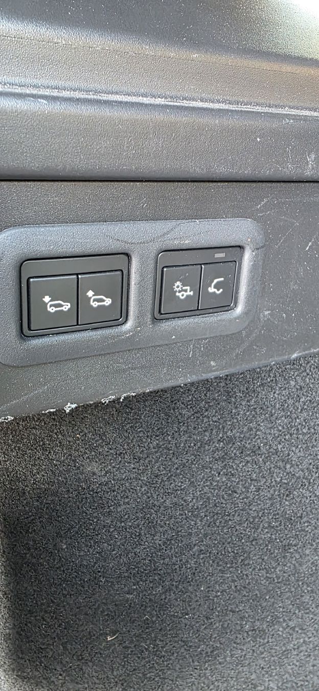 Land Rover Automobili: Land Rover Dynamic RR Velar D300 SE – Usato da Lützelflüh-Goldb venduto da Rampenverkauf_72_ 9