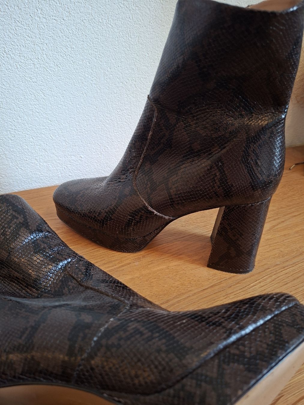 Sandro Scarpe da donna: Stiefeletten Sandro, Gr. 39 – Usato da Hausen AG venduto da Emirfinn 2