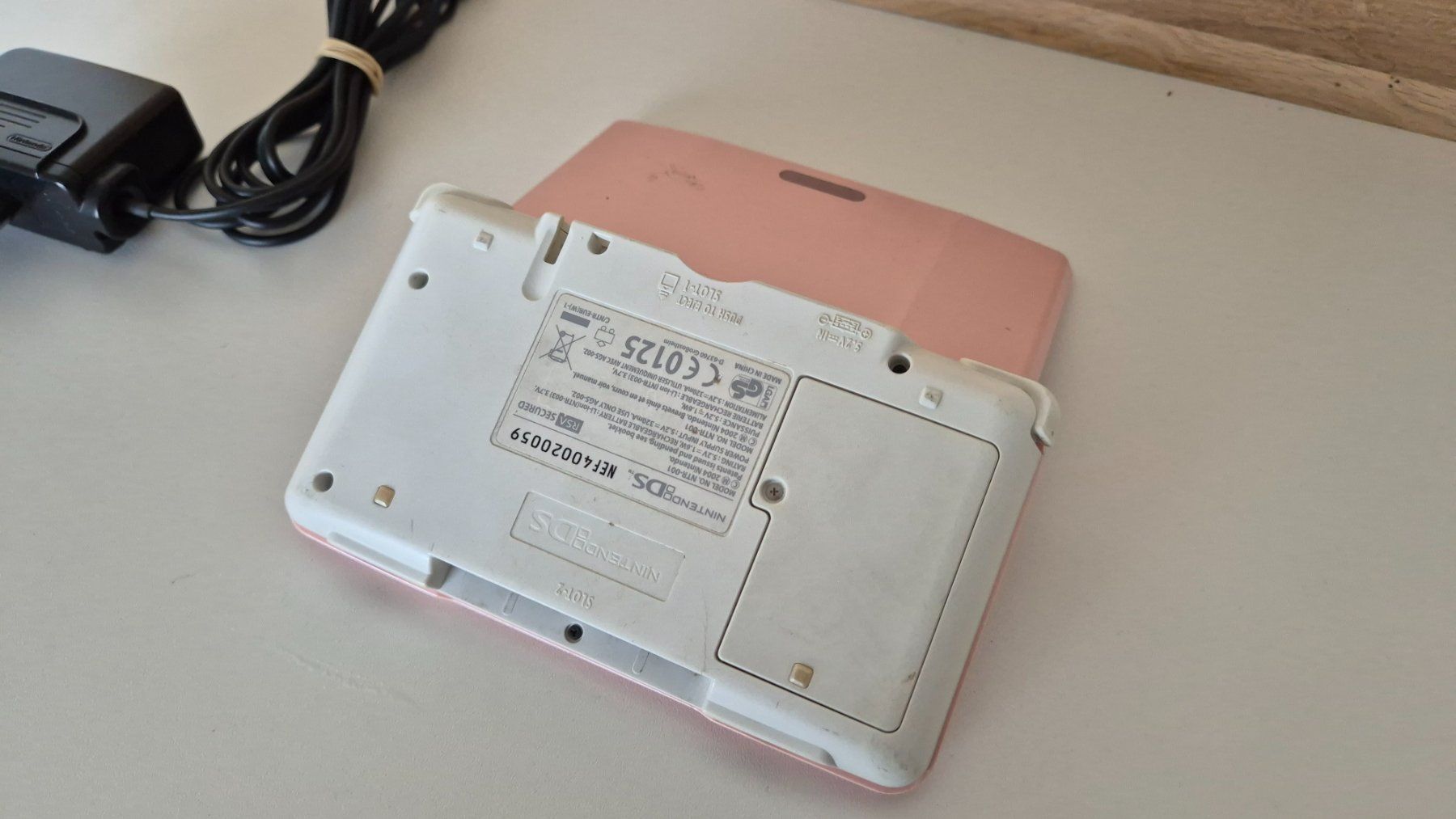 Nintendo Consoles: Nintendo DS Pink Konsole - mit Ladegerät – D'occasion à Bassersdorf par retrolab 7