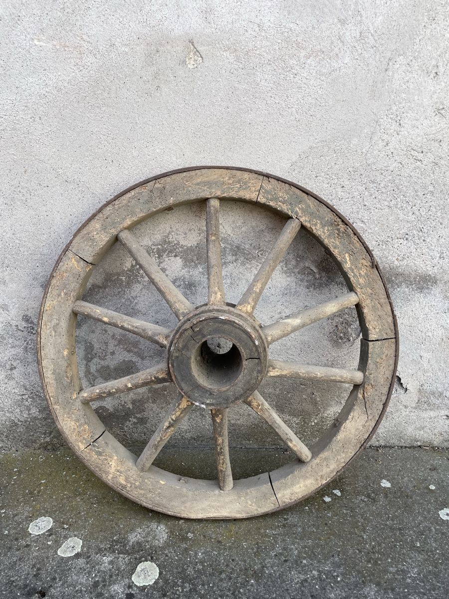 Pneus & Kompletträder: Altes Wagenrad 75cm – Gebraucht aus Uster von reg_ny9x 1