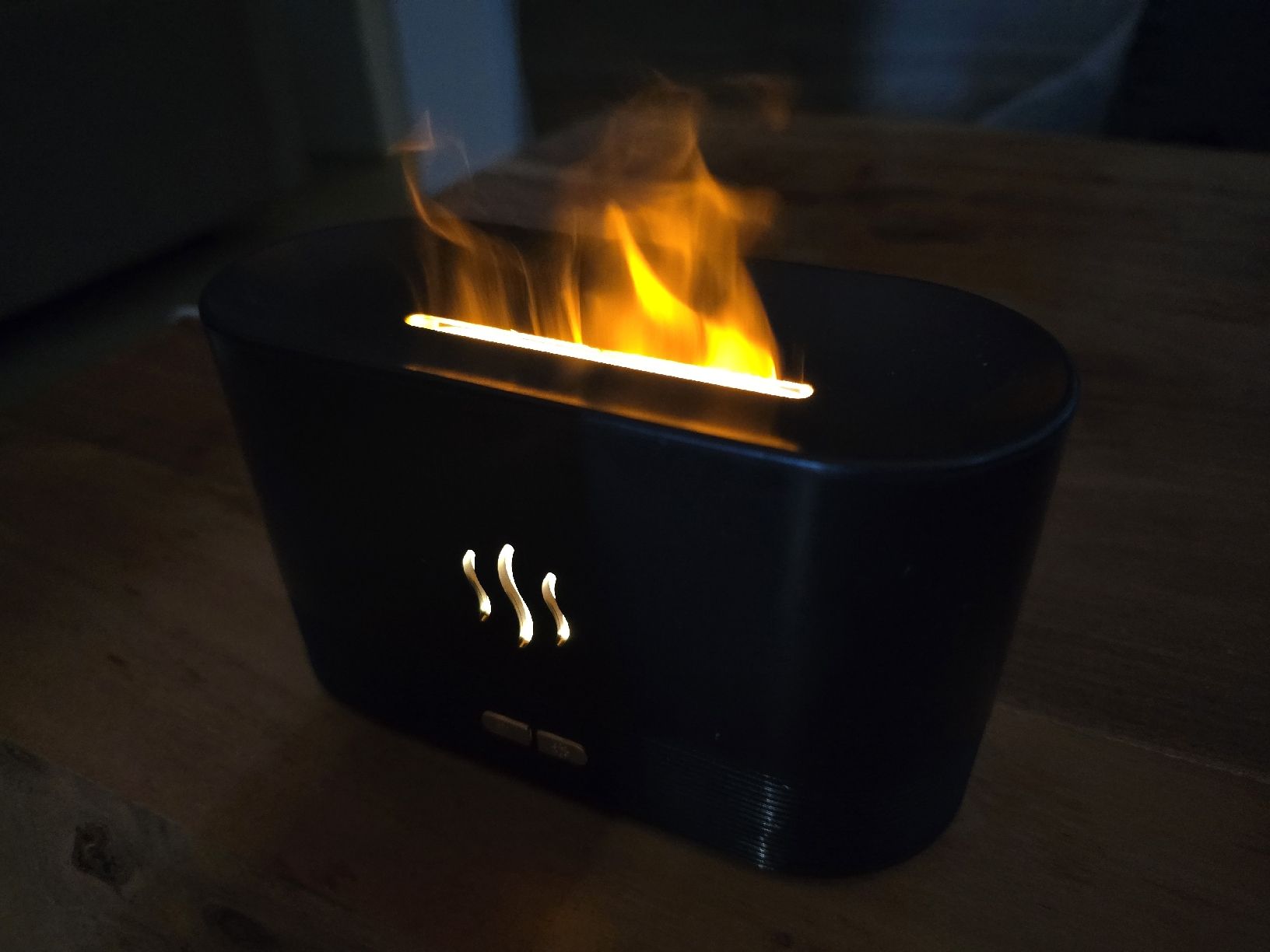 Umidificatori d'aria: Flame Aroma Diffuser mit Flammeneffekt | Luftbefeuchter – Nuovo e nell'imballaggio originale da Koppigen venduto da P4NI_CH