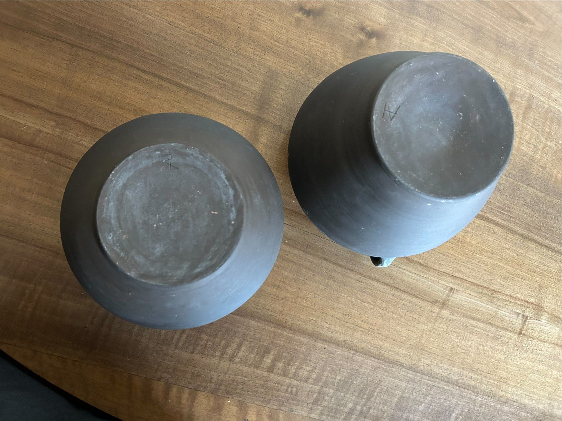 Töpfe: Zwei Handgearbeitet Keramikgefässe – Gebraucht aus Brunnen von Kloster_Ingenbohl 1