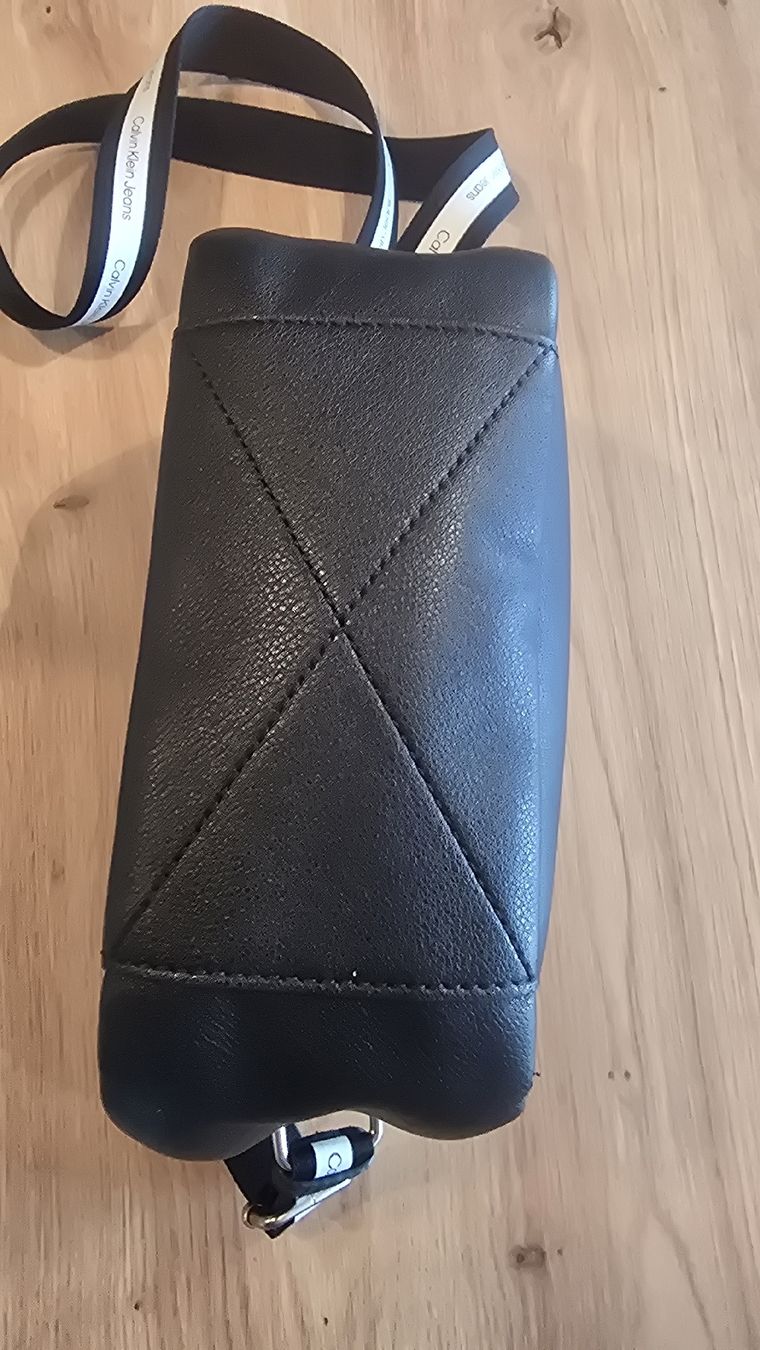 Calvin Klein Borse da donna: Calvin klein Handtasche – Nuovo (secondo la descrizione) da Grosswangen venduto da DenChey 4