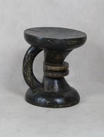 Handgefertigter Hocker aus Afrika
