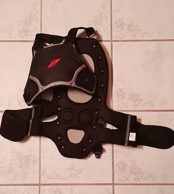 Lotti di vestiti: Motorradbekleidung - Schutzbekleidung – Usato da Tuggen venduto da fencestake 1