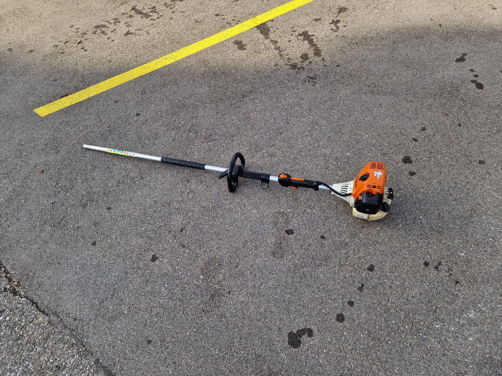 Stihl Tutte le macchine: STIHL HL100 Heckenschneider – Usato da Tagelswangen venduto da Axel_36