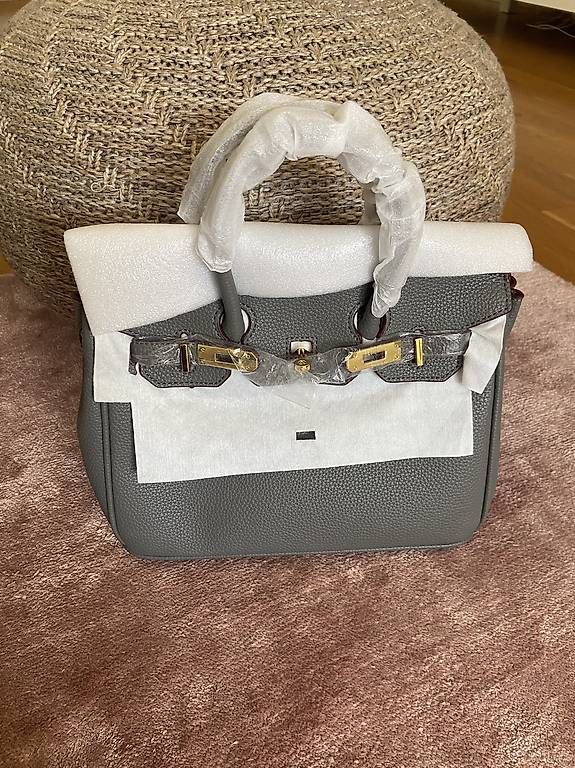 Borse da donna: Tasche  – Nuovo e nell'imballaggio originale da Ostermundigen venduto da Natalia1973