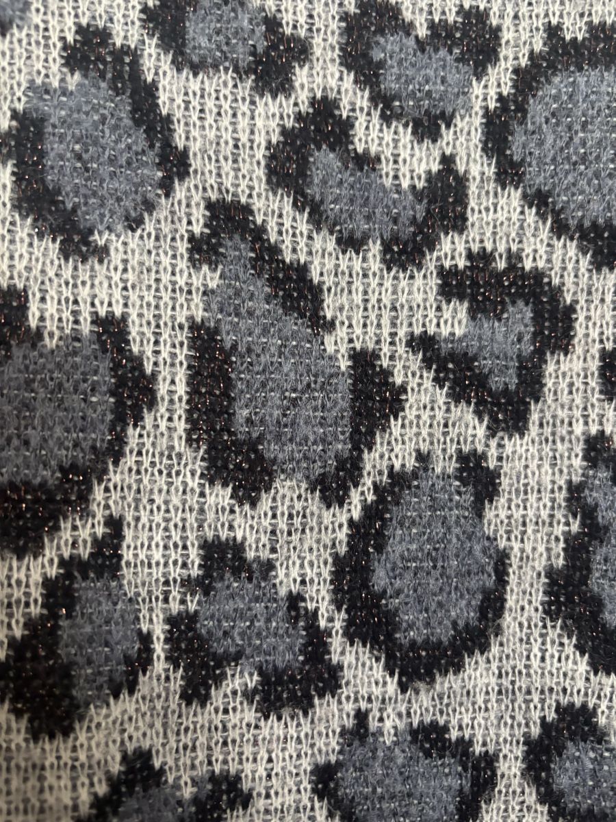 Giacche: Graublauer Cardigan mit Leo-Muster – Usato da Celerina venduto da Heli87 2