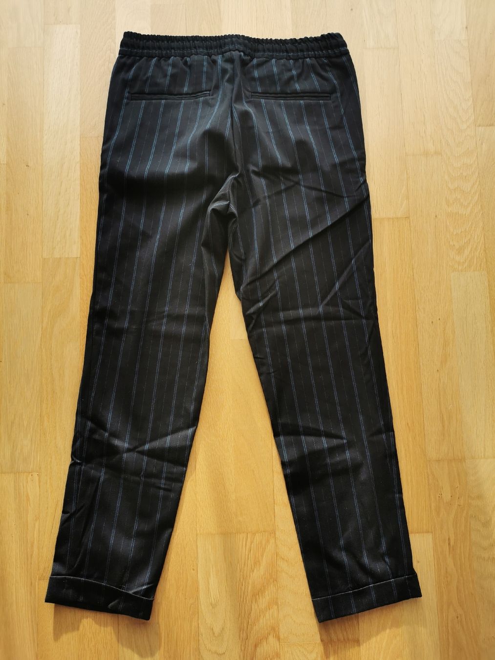 Hosen: Schwarz-blau-gestreifte Hose, Grösse M – Neu und originalverpackt aus Ostermundigen von AlwaysHaveFun90 1