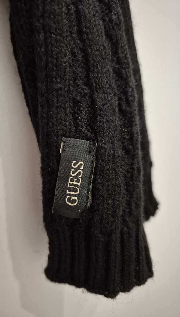 Guess Foulards, Tücher & Schals: Neuwertiger GUESS Strickschal 22x175cm – Neu (gemäss Beschreibung) aus Volketswil von Sbloona 2