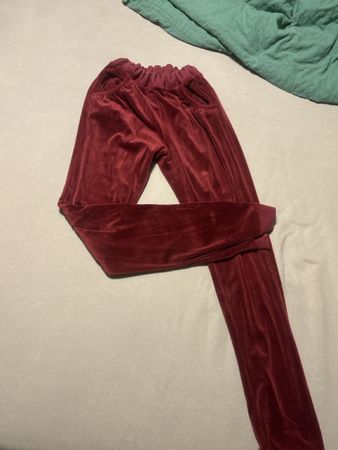 Rote Samthose, Gr. S, super bequem für den Winter!