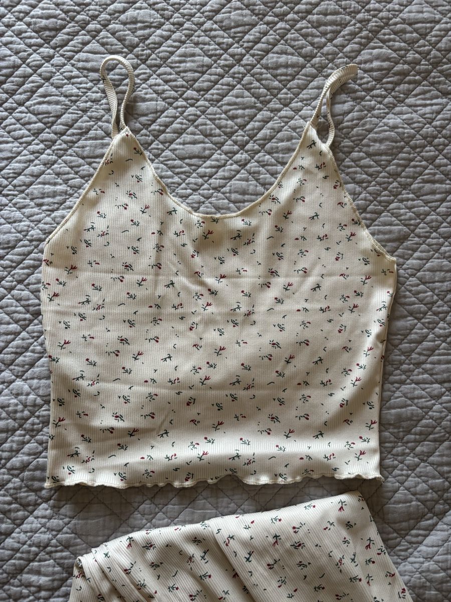 Shein Negligees & Pigiami: Ensemble débardeur et pantalon  – Nuovo (secondo la descrizione) da Lausanne venduto da shabnam.t 2