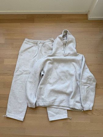 Pull&Bear Hoodie und Trainerhose creamfarben