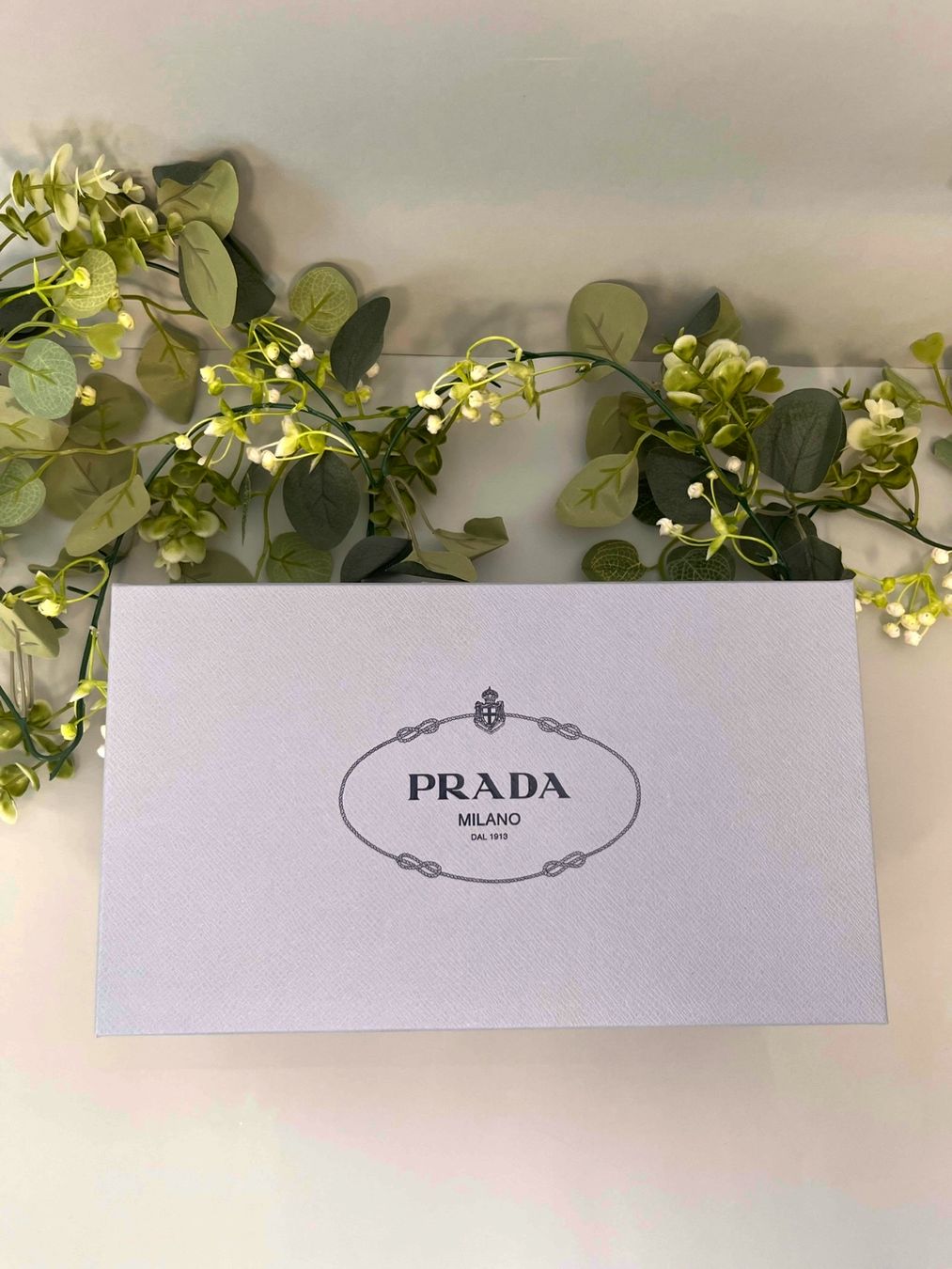 Prada Scarpe da donna: Prada Lackleder Slides Weiss Gr. 38 Neu mit Box – Nuovo (secondo la descrizione) da Lausanne venduto da S_luxury 7