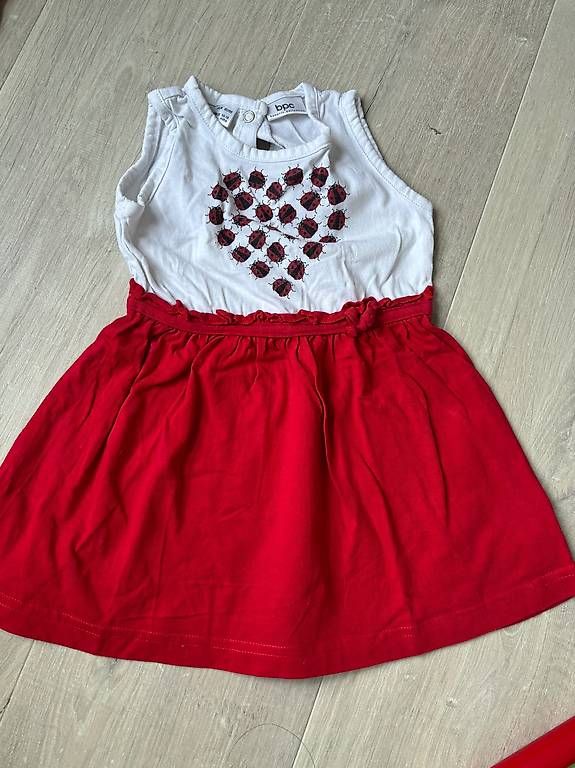 Vestiti & Gonne: 8 robes, taille 80-86cm – Usato da Chapelle-s-Moudon venduto da vanesso 1