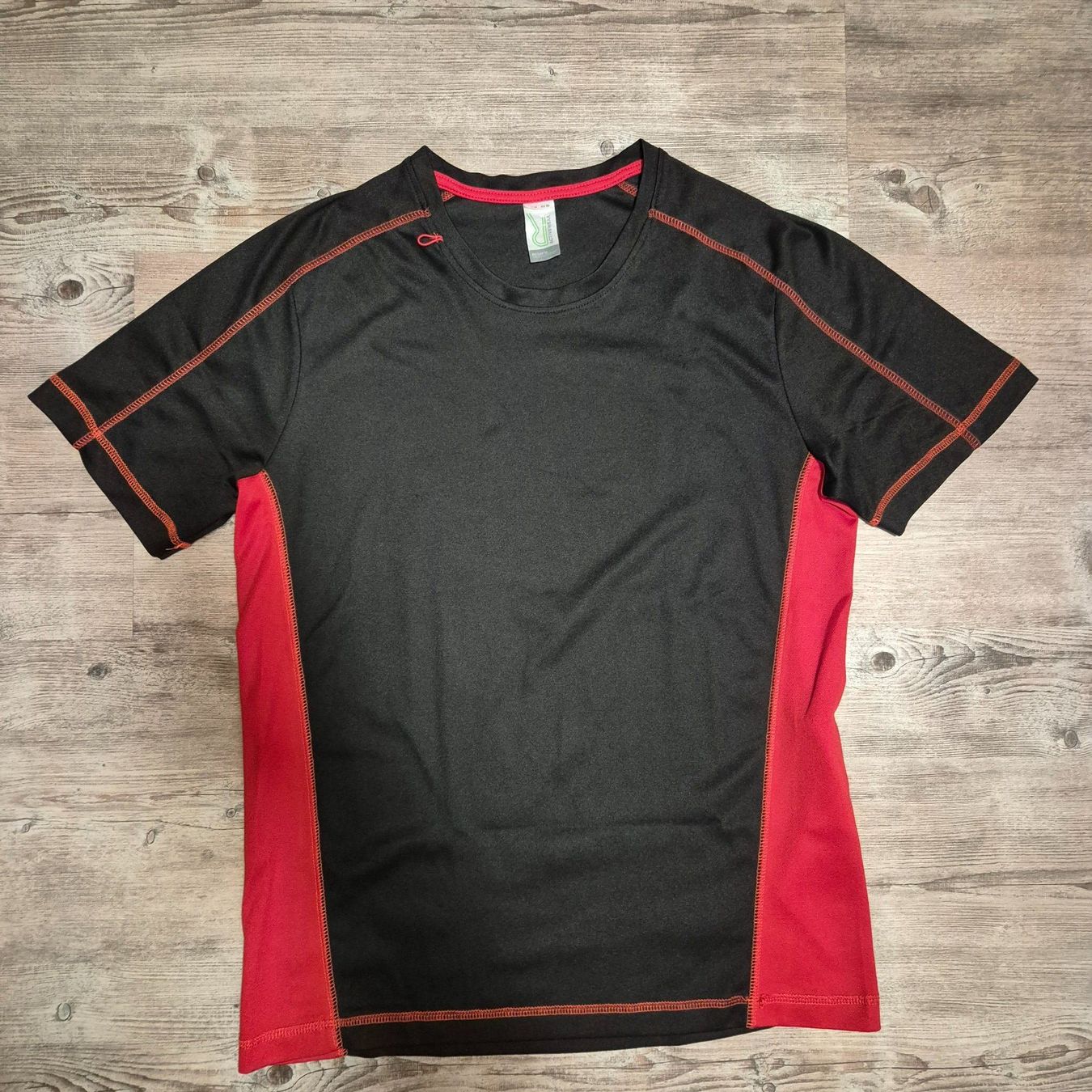 T-Shirts: T-Shirt de Sport – Gebraucht aus Porrentruy von Nos_petites_affaires