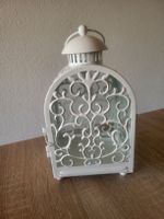 Laterne Metall weiss mit Ornamenten